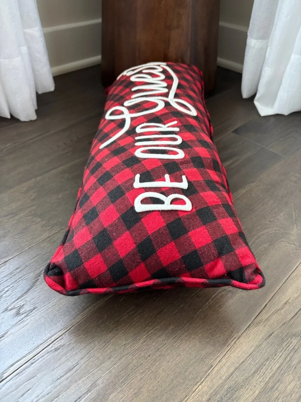 Merry Christmas Embroidered script,MERRY print, buffalo plaid trim,rectangle